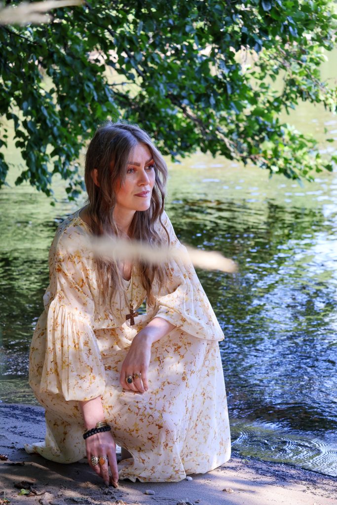 12-jaollisessa värianalyysissa löydät  yksilölliset wau-värisi joissa loistat luonnollisen kauniina omana itsenäsi. 