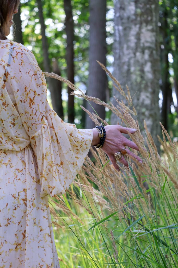 Shiftaamon premium yksilövalmennus ja ryhmävalmennus, värianalyysit vastuullisesti second hand- ja vintagelöydöillä Jyväskylässä
